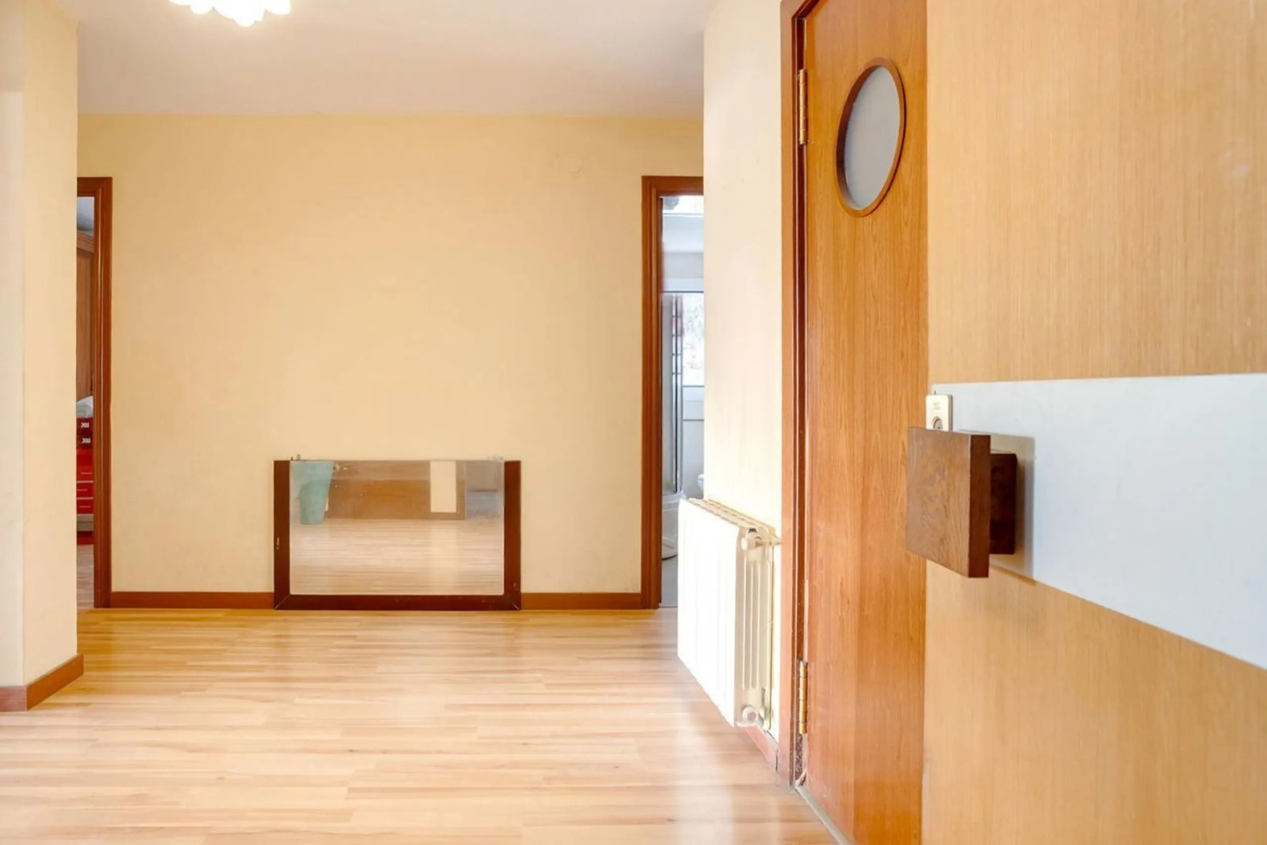 Bright Apartment with Terrace and Pool in the Beach Area of Sant Andreu de Llavaneres, Next to Port Balís