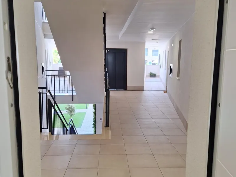Piso de obra nueva en Villamartin con parking y piscina comunitaria