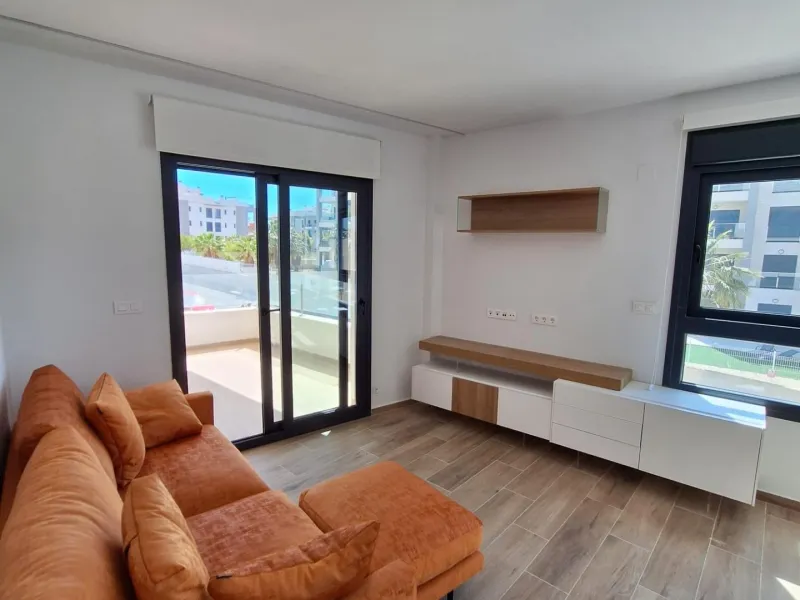 Piso de obra nueva en Villamartin con parking y piscina comunitaria