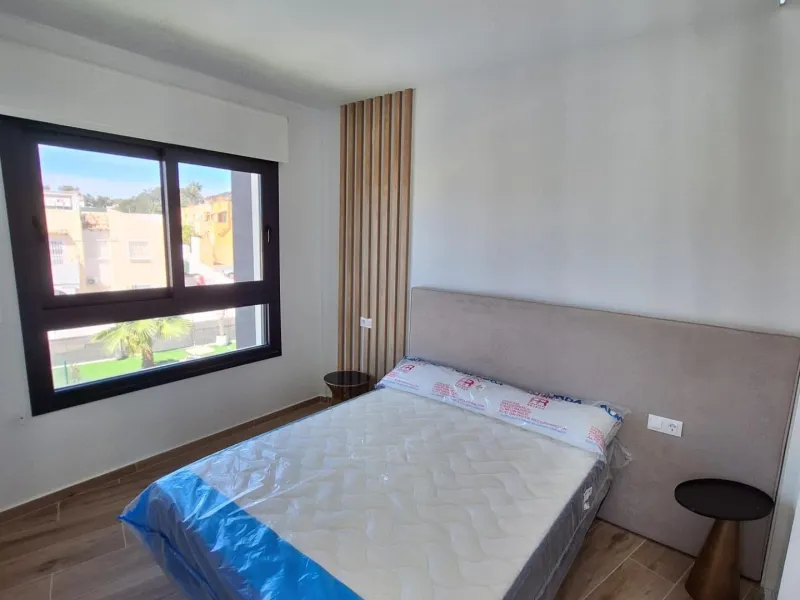 Piso de obra nueva en Villamartin con parking y piscina comunitaria