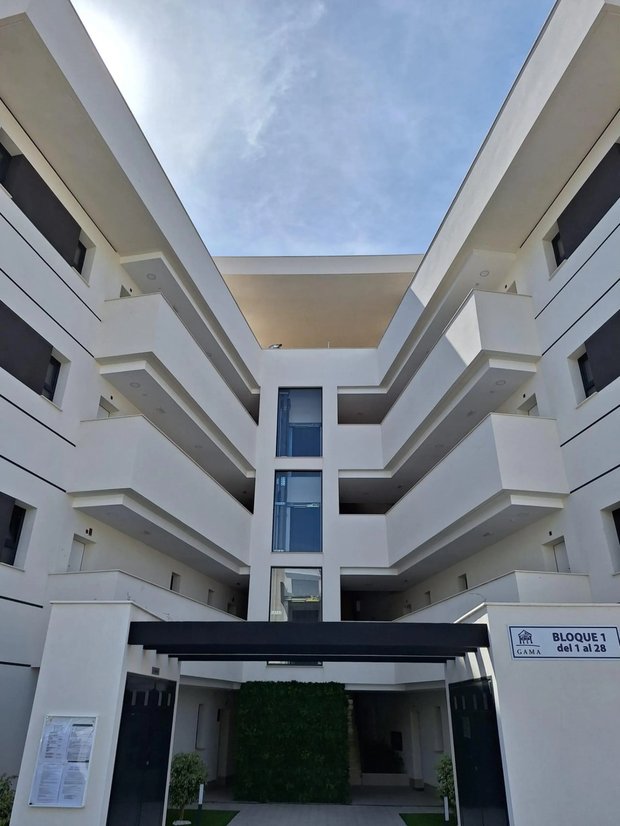 Piso de obra nueva en Villamartin con parking y piscina comunitaria
