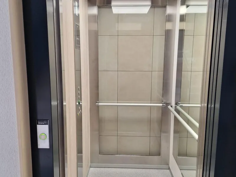 Piso de obra nueva en Villamartin con parking y piscina comunitaria