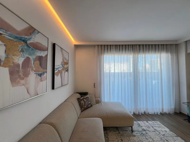 VILLA OBRA NUEVA! 3 DORMITORIOS. 3 BAÑOS. PARCELA 200 M2. PISCINA PROPIA. SOLARIUM. GARAJE.