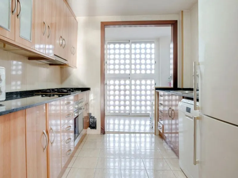Bright Apartment with Terrace and Pool in the Beach Area of Sant Andreu de Llavaneres, Next to Port Balís