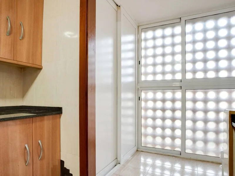 Bright Apartment with Terrace and Pool in the Beach Area of Sant Andreu de Llavaneres, Next to Port Balís