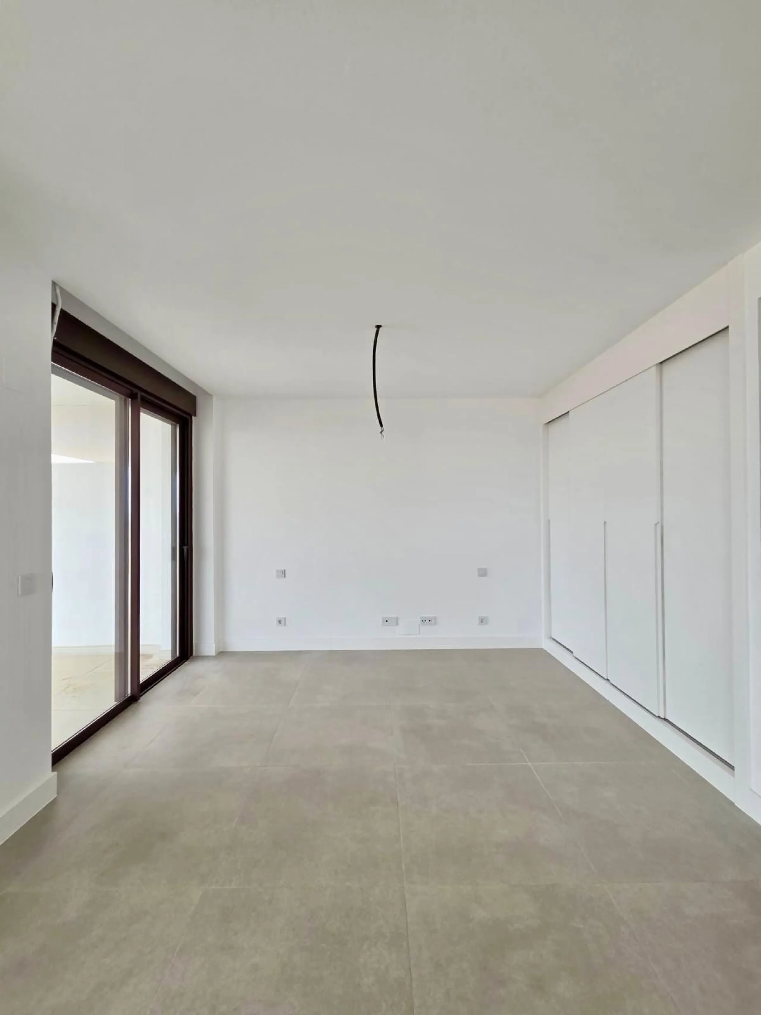 Exklusives mediterranes Wohnen in dieser unbenutzten, nach Süden ausgerichteten Wohnung in der begehrten Phase Las Lomas 5 von La Reserva del Higuerón