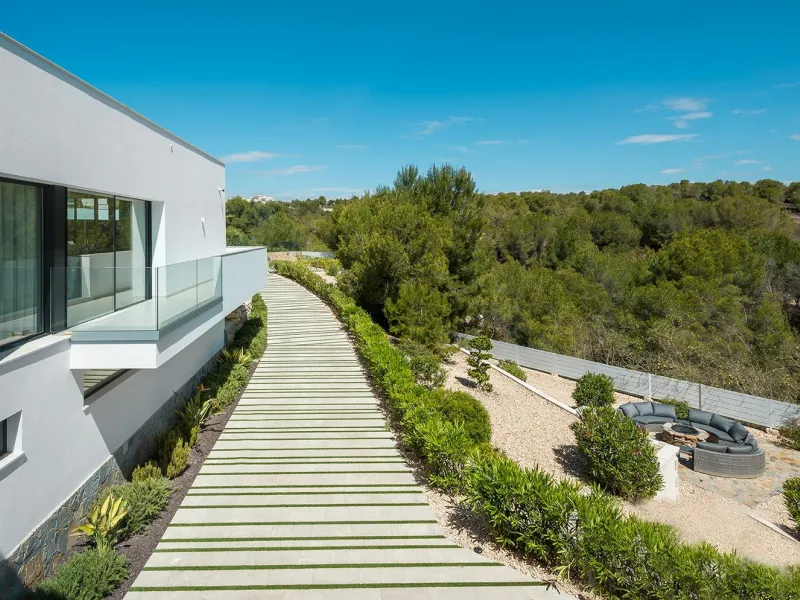 Dream villa in Las Colinas Golf with 1700 m2 plot