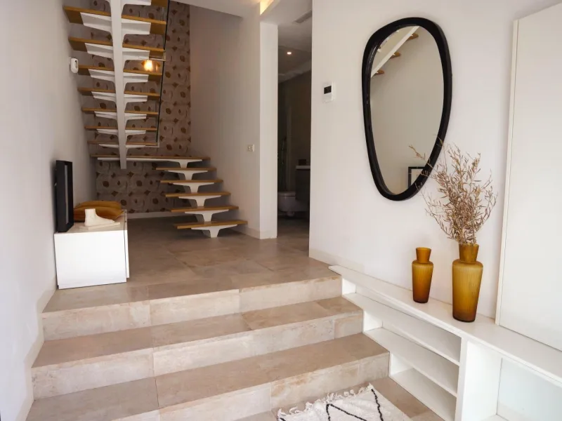 VILLAS DE LUJO! OBRA NUEVA DE ALTA CALIDAD! 3 DORMITORIOS. 3 BAÑOS. PISCINA PRIVADA. PARCELA 180M2.