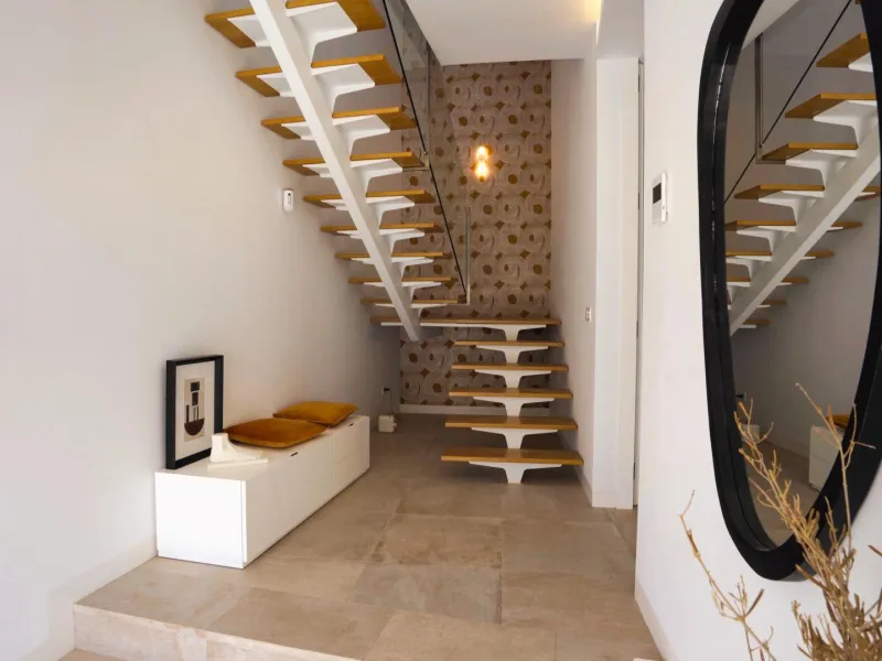 VILLAS DE LUJO! OBRA NUEVA DE ALTA CALIDAD! 3 DORMITORIOS. 3 BAÑOS. PISCINA PRIVADA. PARCELA 180M2.