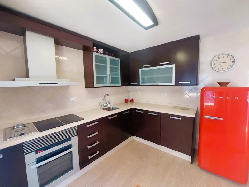 Front line, unique flat with 2 garages