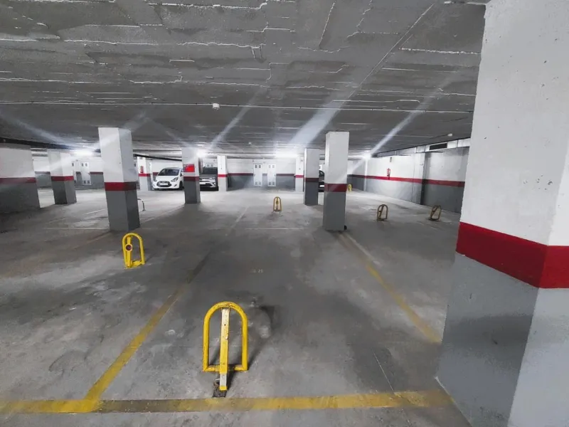 Spacious parking spaces on the beachfront
