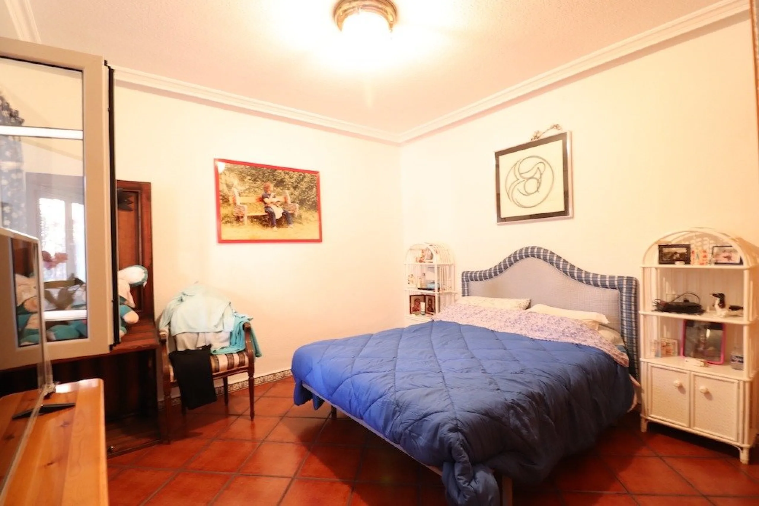 VILLA CON 1900 M2 DE PARCELA. 5 DORM. 3 BAÑOS. 2 SALONES. 380M2 DE CASA. PISCINA PRIVADA.