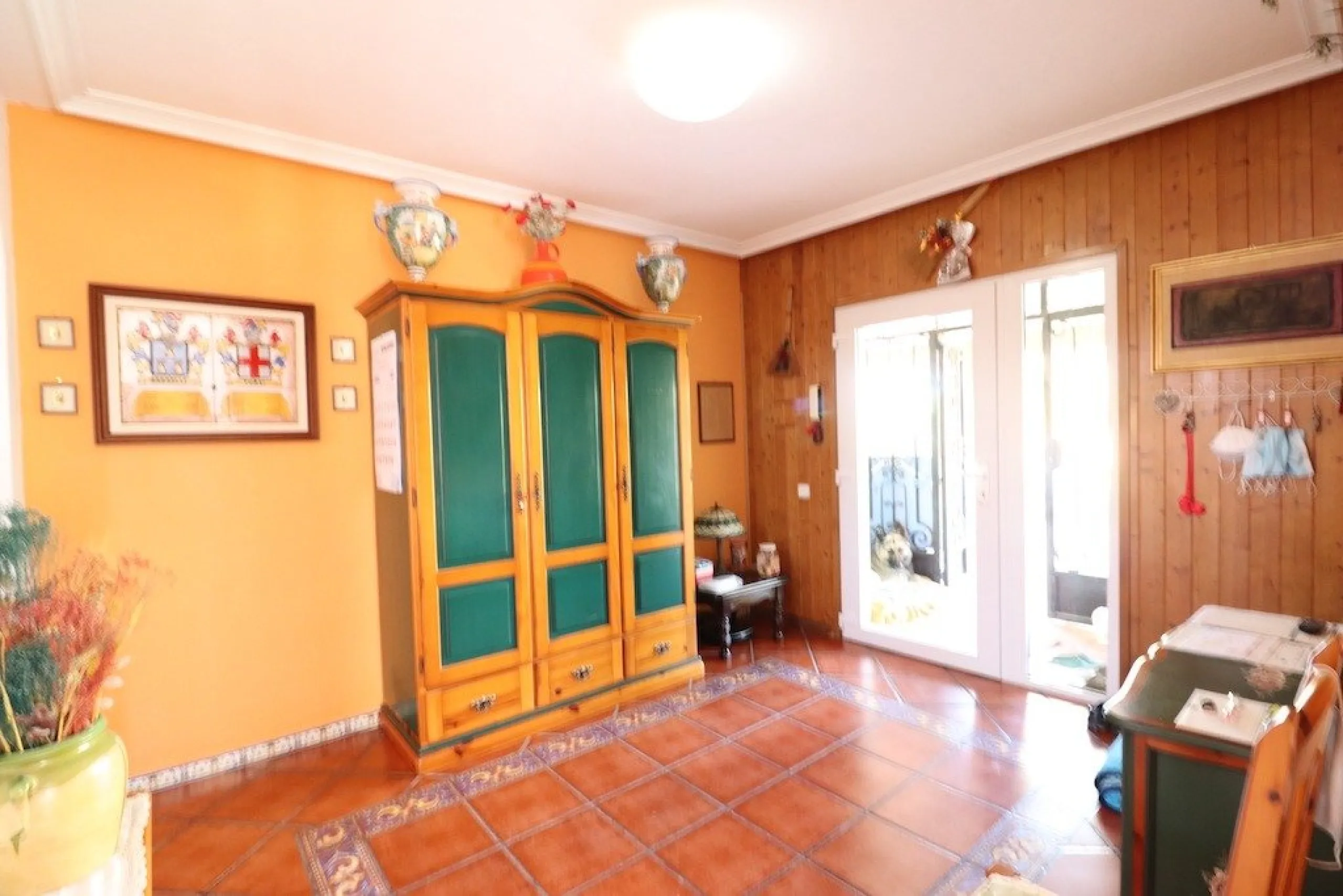 VILLA CON 1900 M2 DE PARCELA. 5 DORM. 3 BAÑOS. 2 SALONES. 380M2 DE CASA. PISCINA PRIVADA.