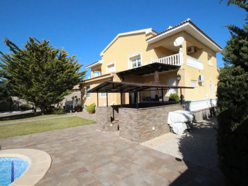 Luxury villa in Cabo Roig