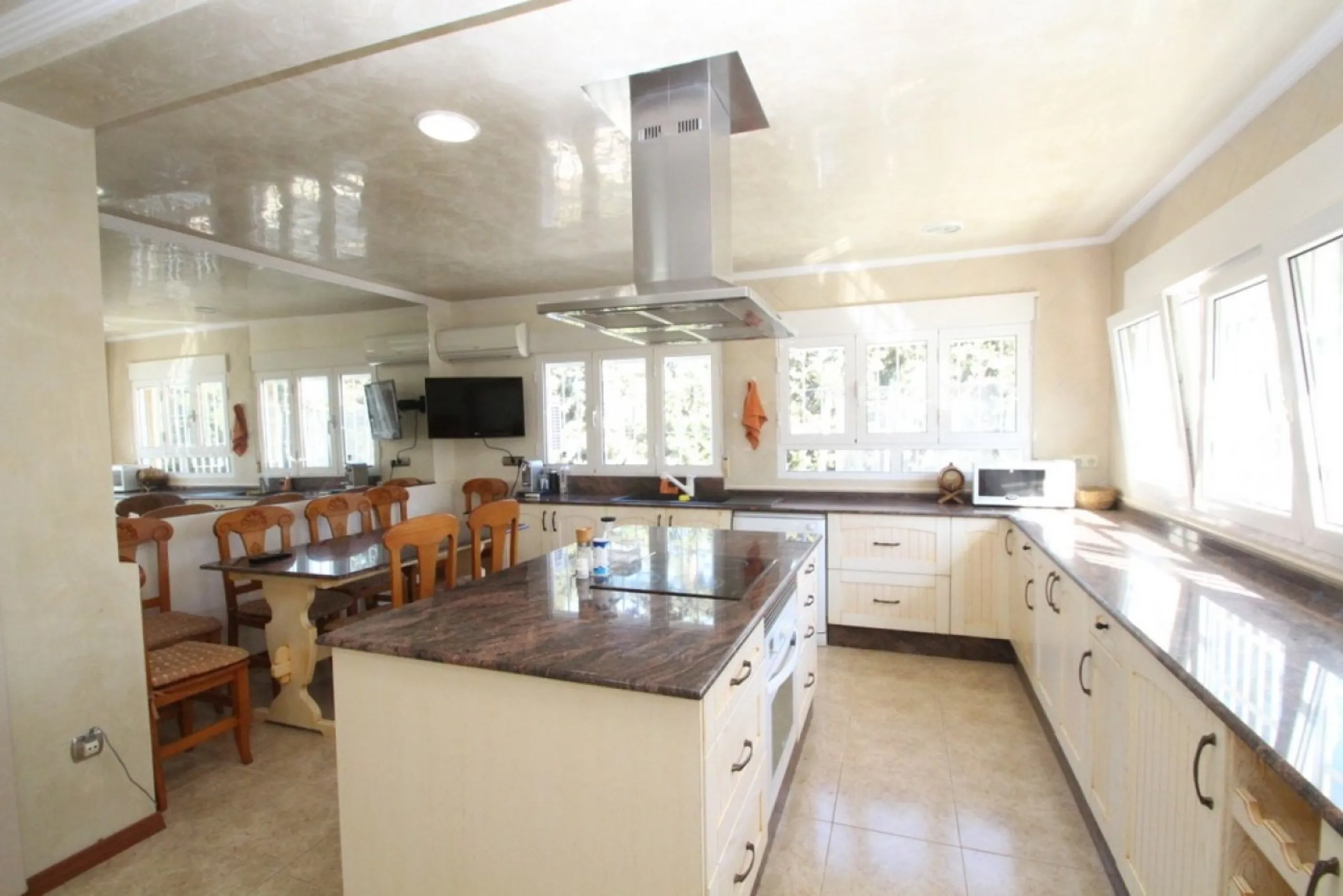 Luxury villa in Cabo Roig