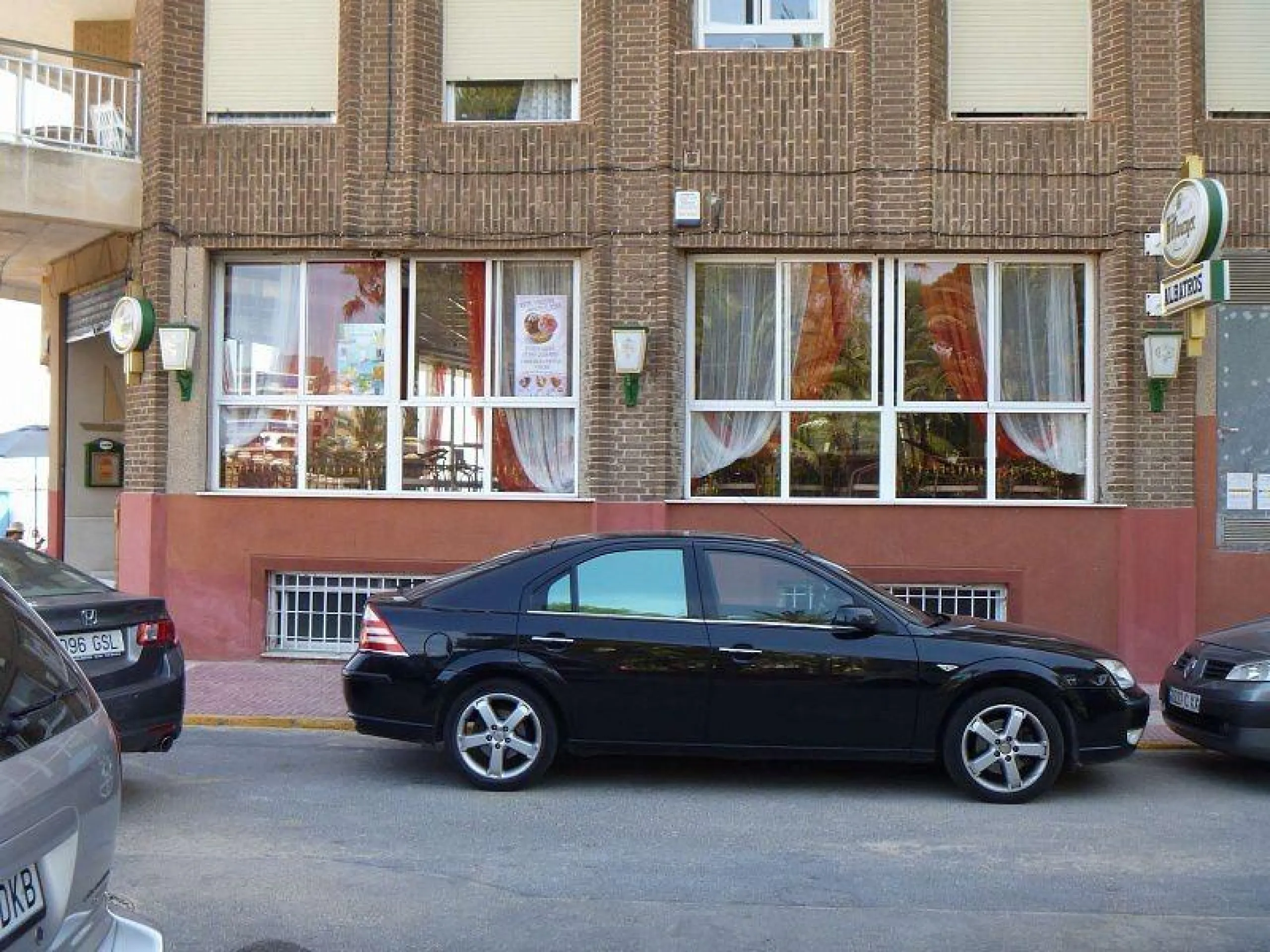 RESTAURANTE EN TORREVIEJA EN LA PRIMERA LINEA DE PLAYA. (EL PROPIETARIO ACEPTA CONTRAOFERTA!)