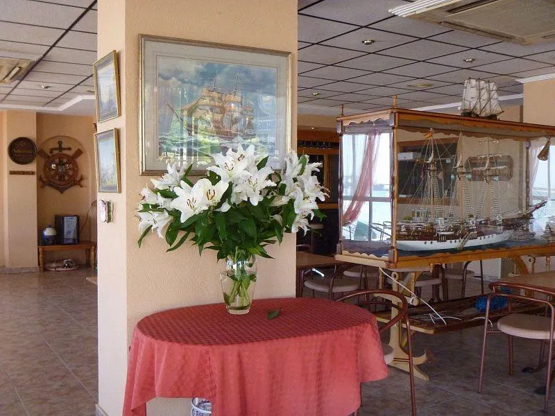 RESTAURANTE EN TORREVIEJA EN LA PRIMERA LINEA DE PLAYA. (EL PROPIETARIO ACEPTA CONTRAOFERTA!)
