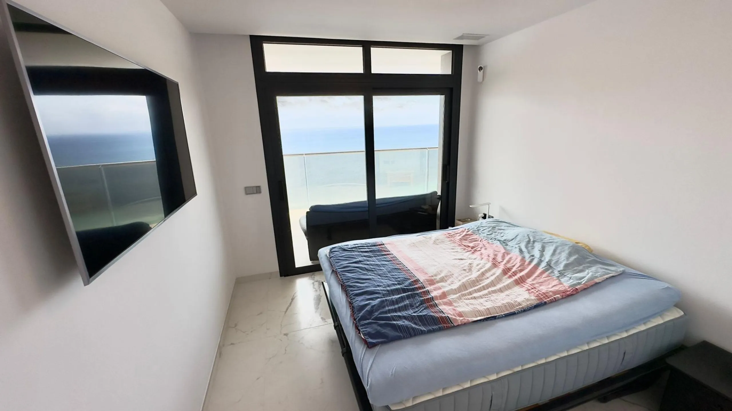 Incredible penthouse in first line of the sea