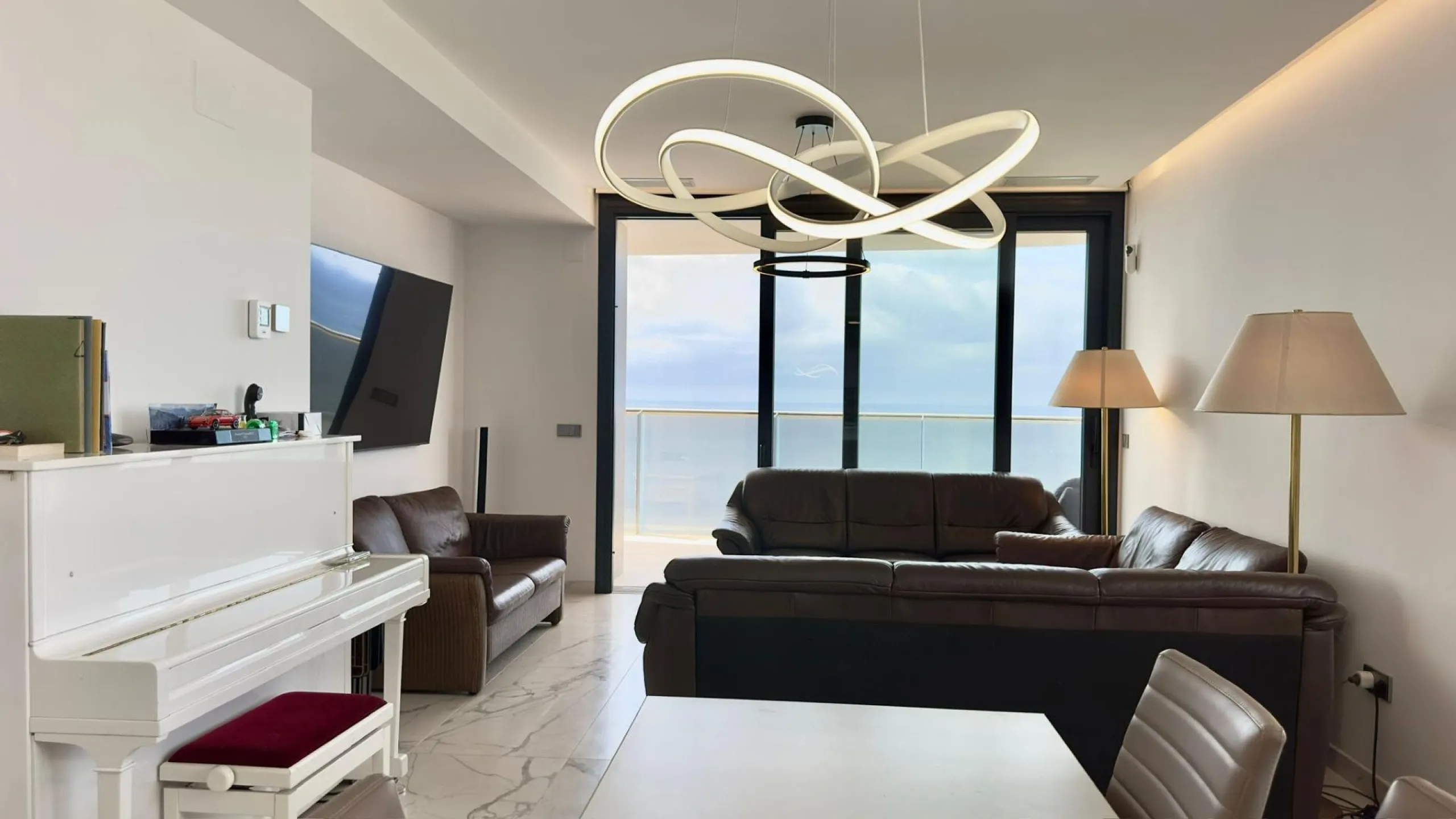 Incredible penthouse in first line of the sea
