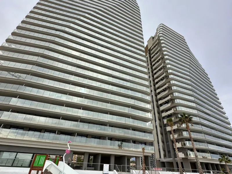 Incredible penthouse in first line of the sea