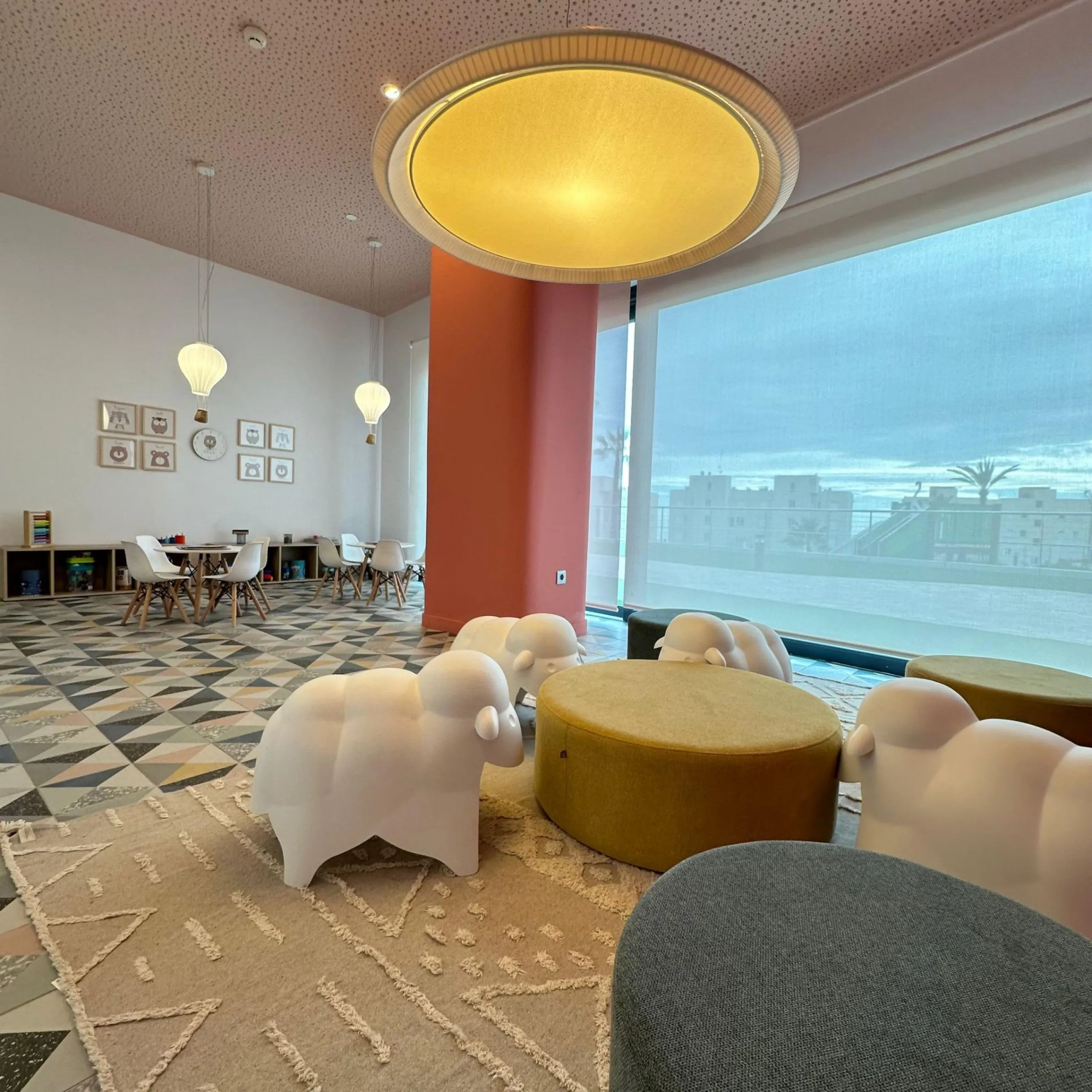 Incredible penthouse in first line of the sea