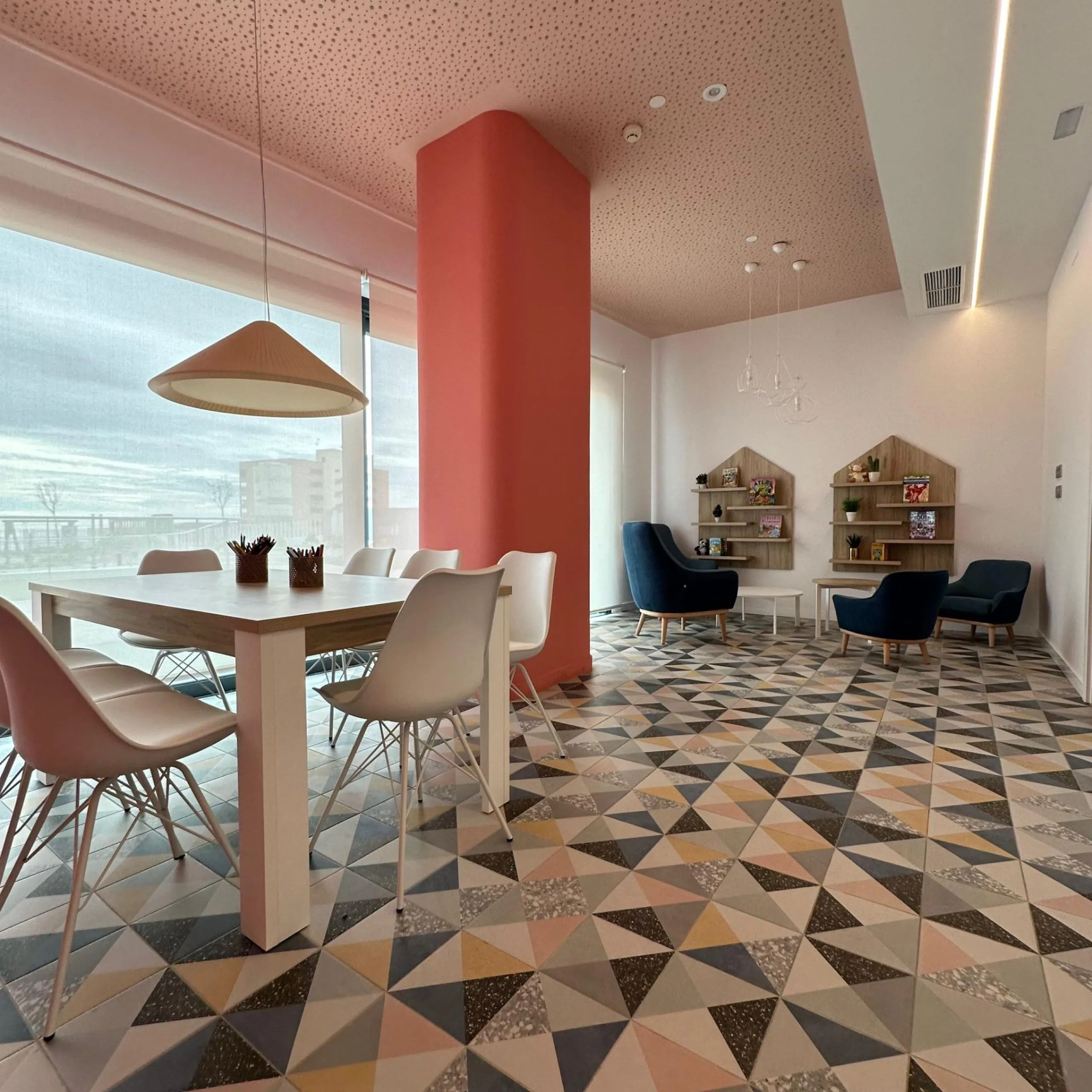 Incredible penthouse in first line of the sea