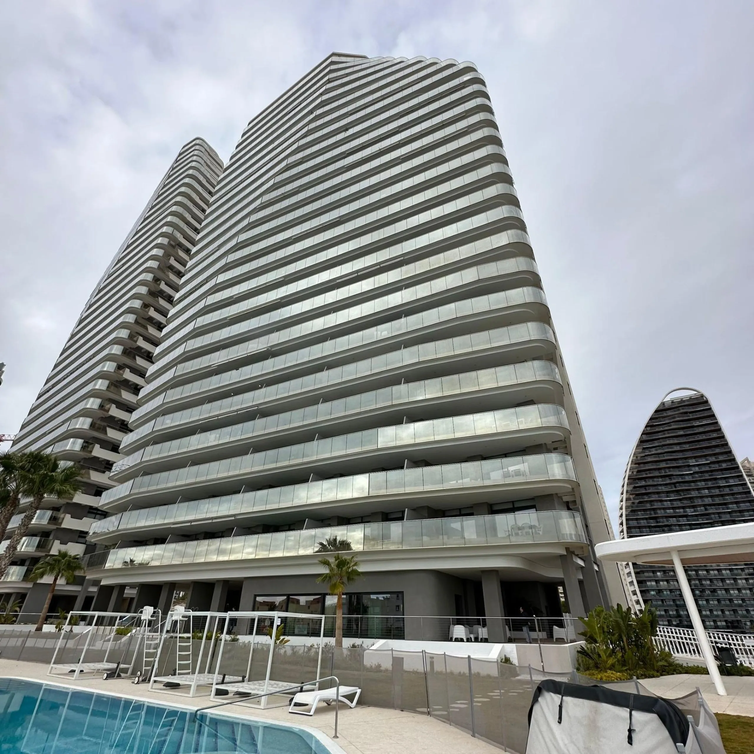 Incredible penthouse in first line of the sea