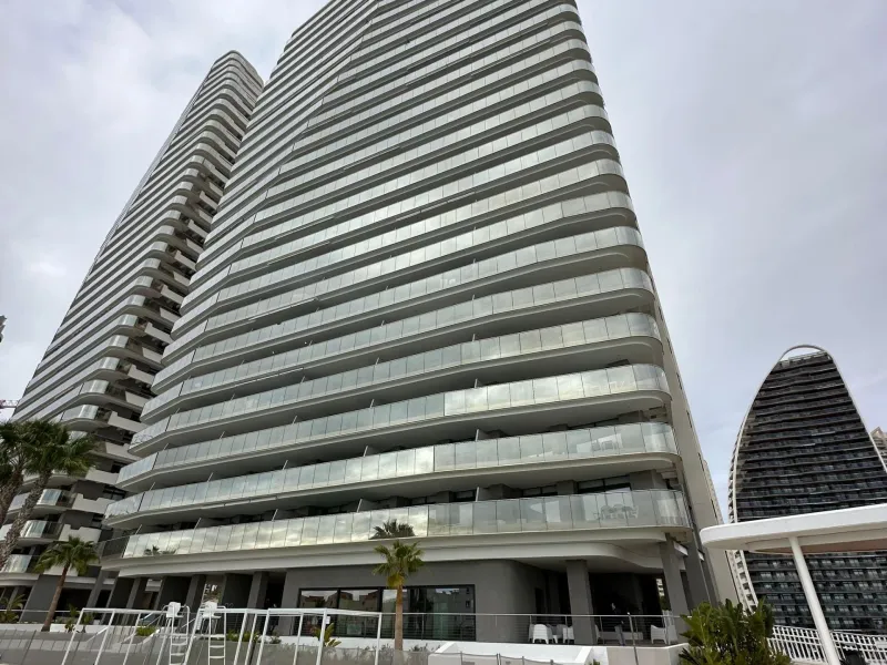 Incredible penthouse in first line of the sea