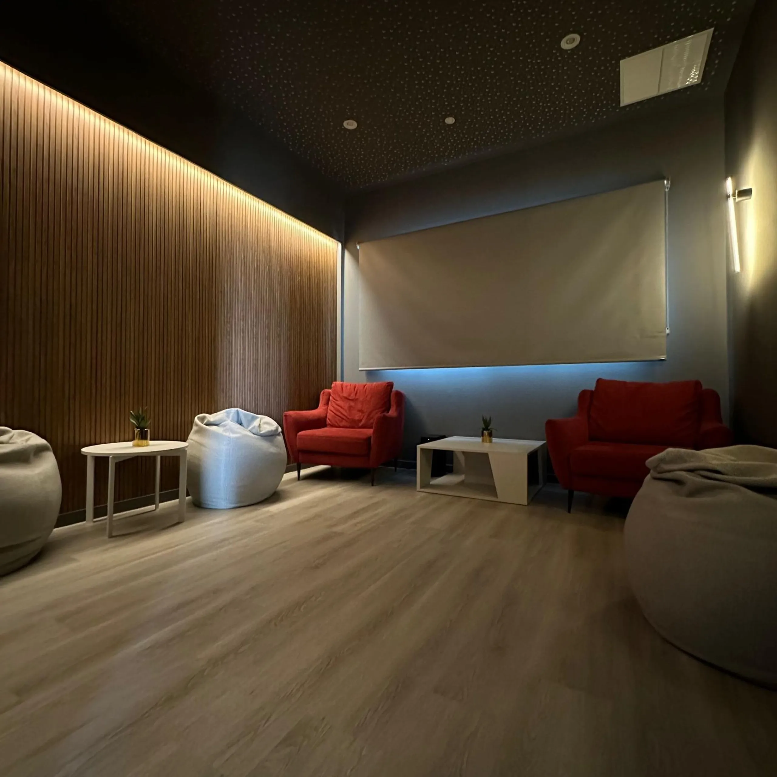 Incredible penthouse in first line of the sea