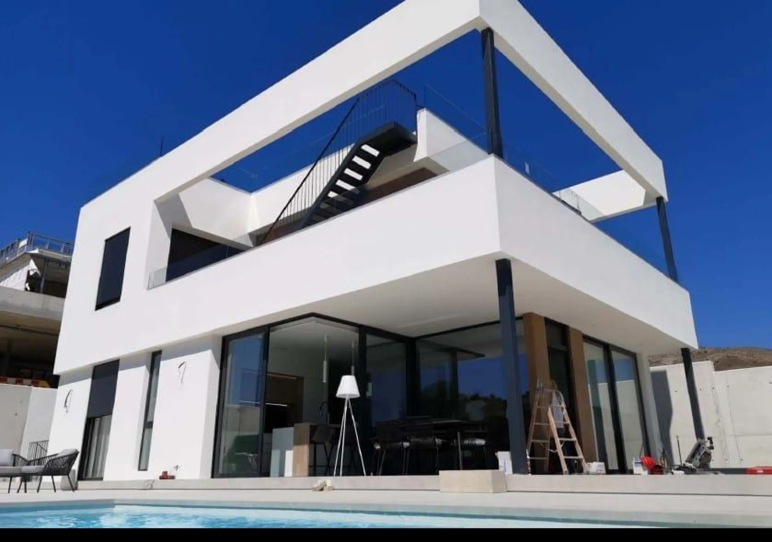 SPECTACULAR MODERN TURN KEY VILLA