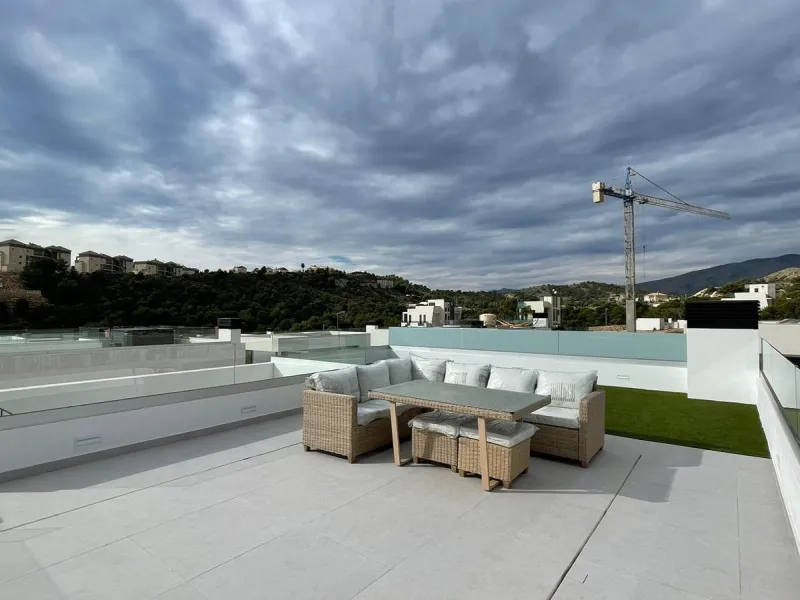 SPECTACULAR MODERN TURN KEY VILLA