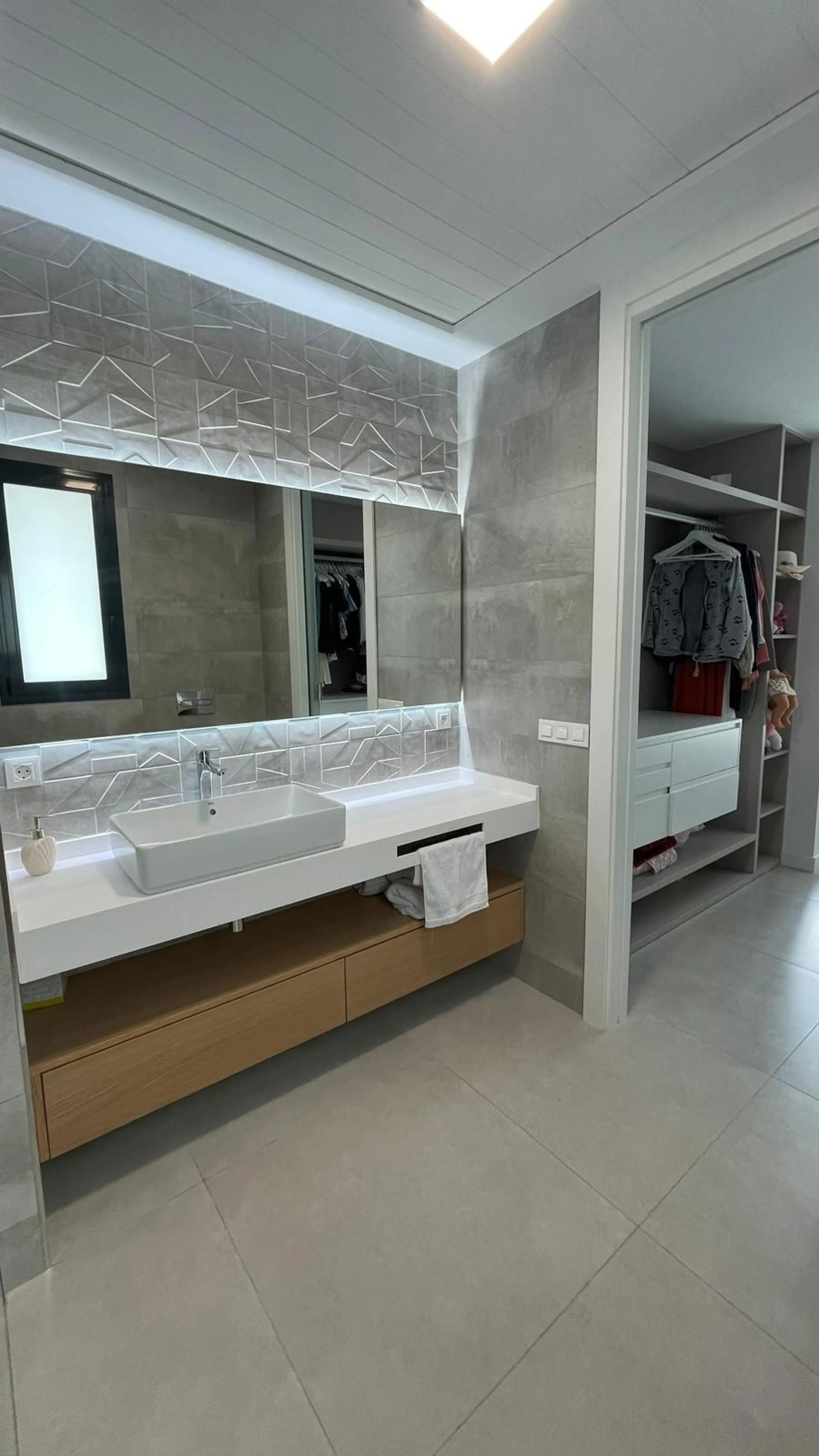 SPECTACULAR MODERN TURN KEY VILLA