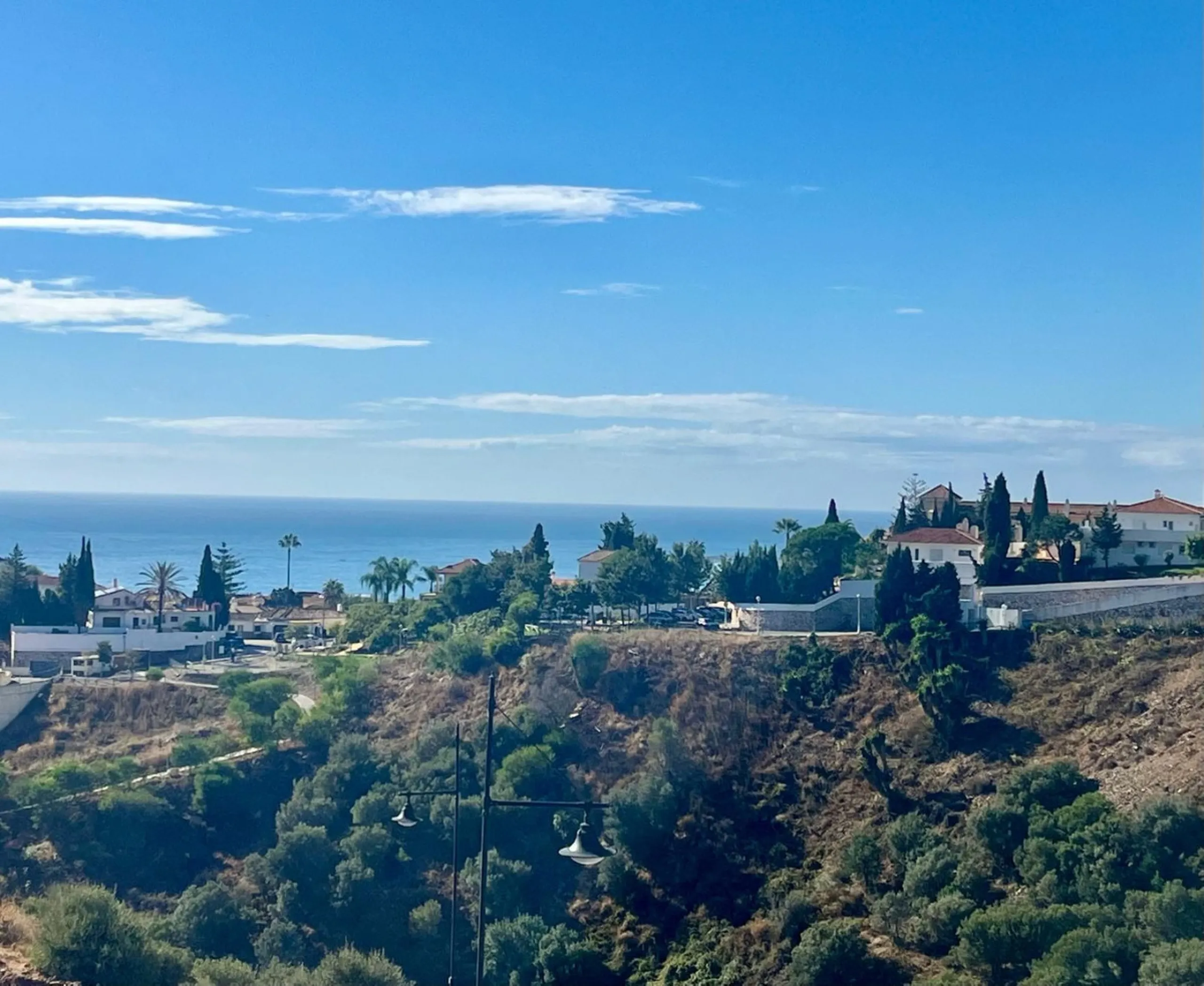 Exklusives mediterranes Wohnen in dieser unbenutzten, nach Süden ausgerichteten Wohnung in der begehrten Phase Las Lomas 5 von La Reserva del Higuerón