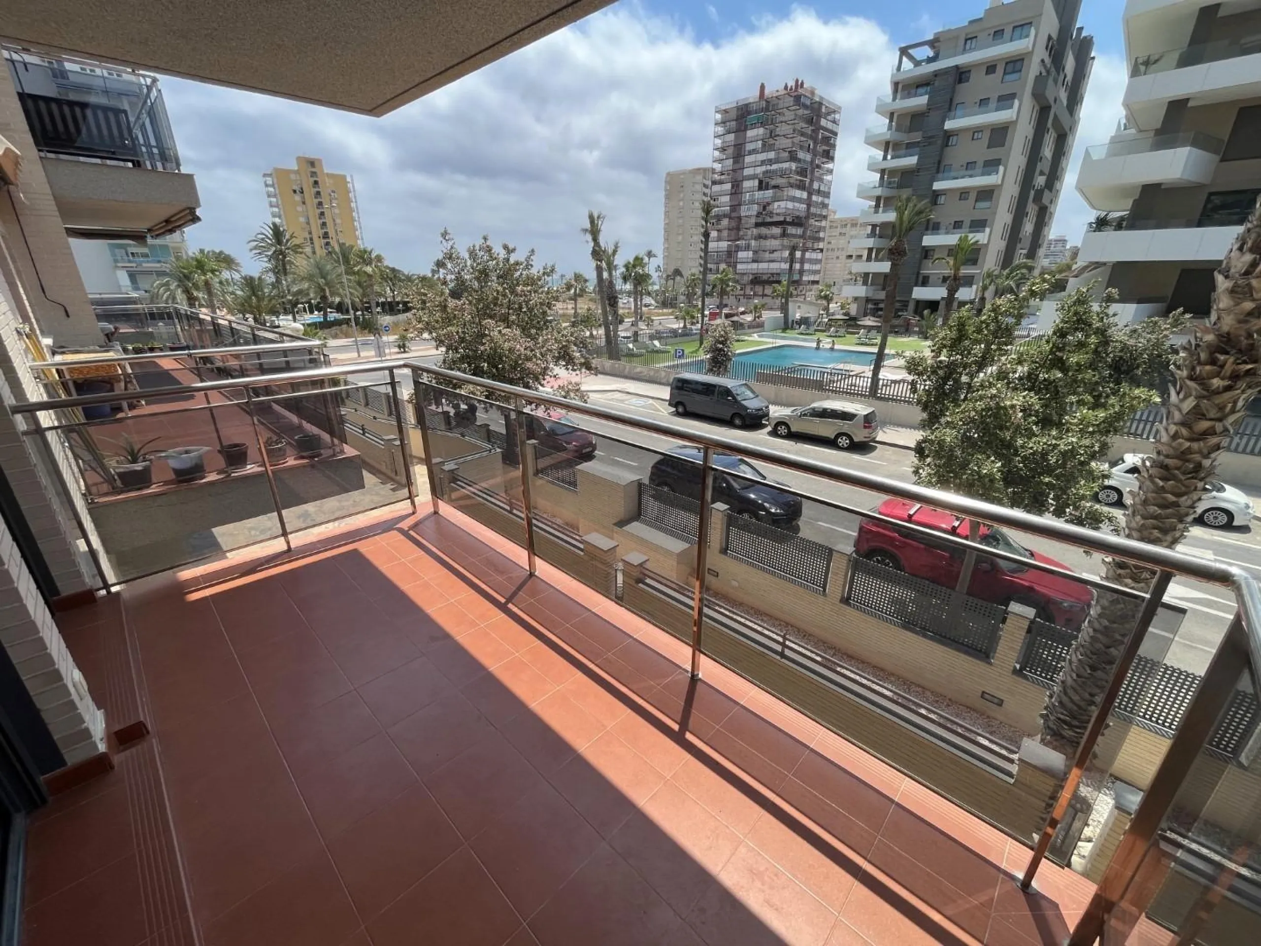 Apartamento de dos dormitorios junto a la Playa de San Juan