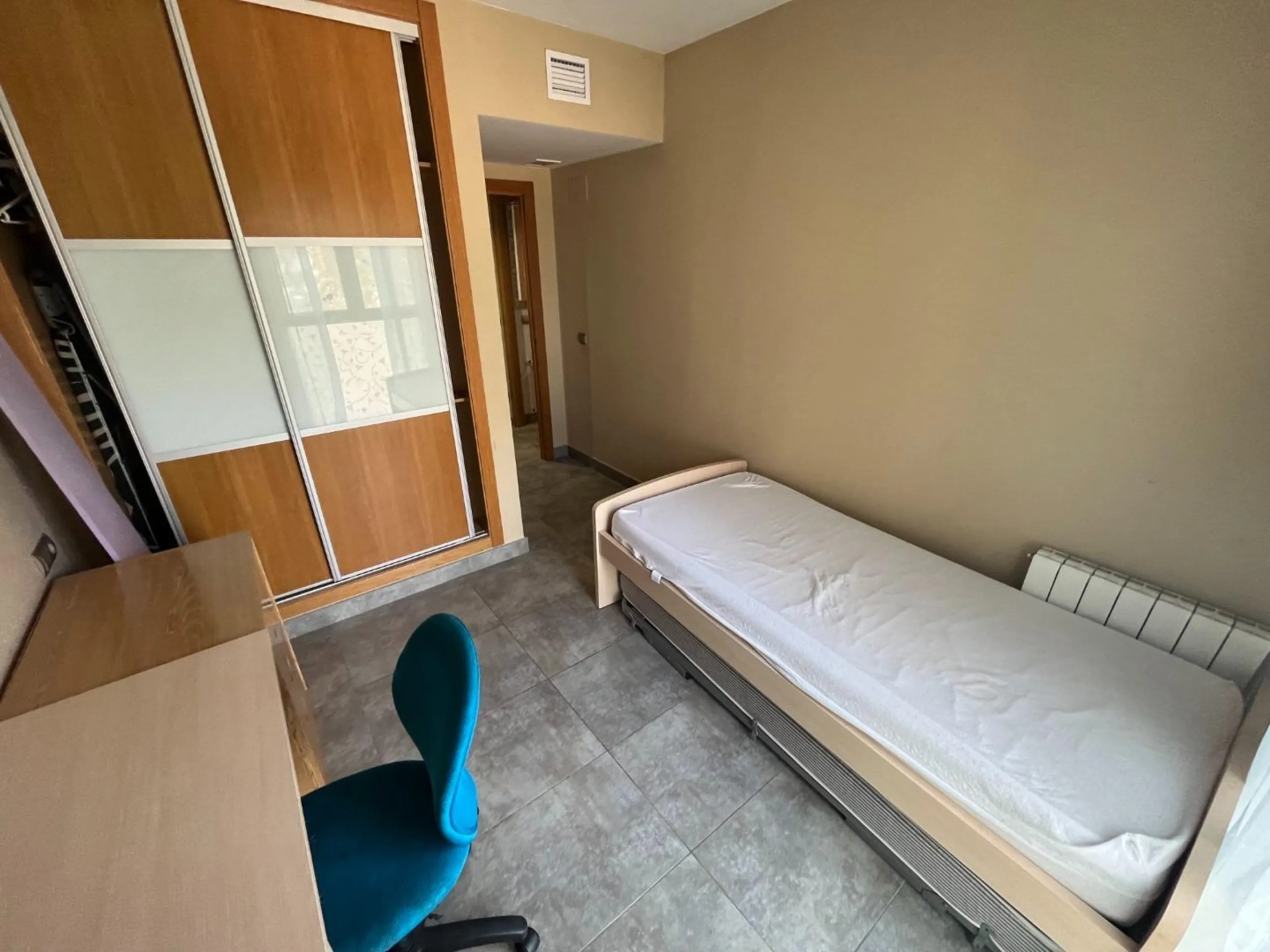 Apartamento de dos dormitorios junto a la Playa de San Juan