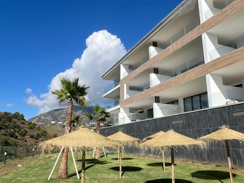 Exklusives mediterranes Wohnen in dieser unbenutzten, nach Süden ausgerichteten Wohnung in der begehrten Phase Las Lomas 5 von La Reserva del Higuerón