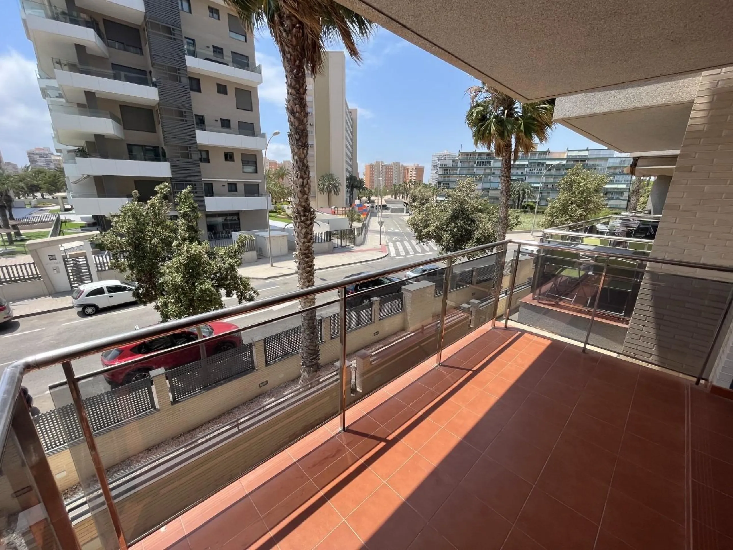 Apartamento de dos dormitorios junto a la Playa de San Juan