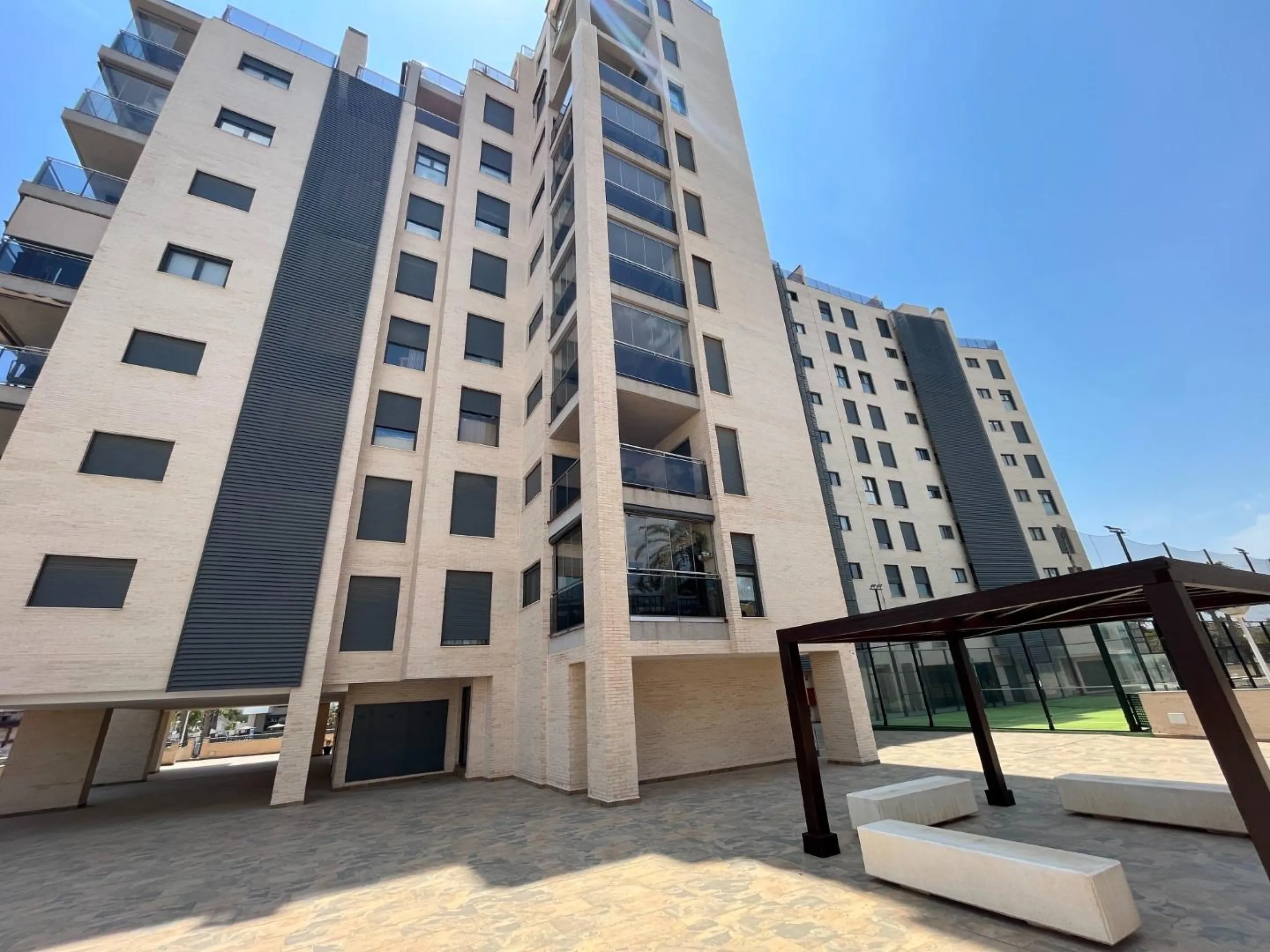 Apartamento de dos dormitorios junto a la Playa de San Juan