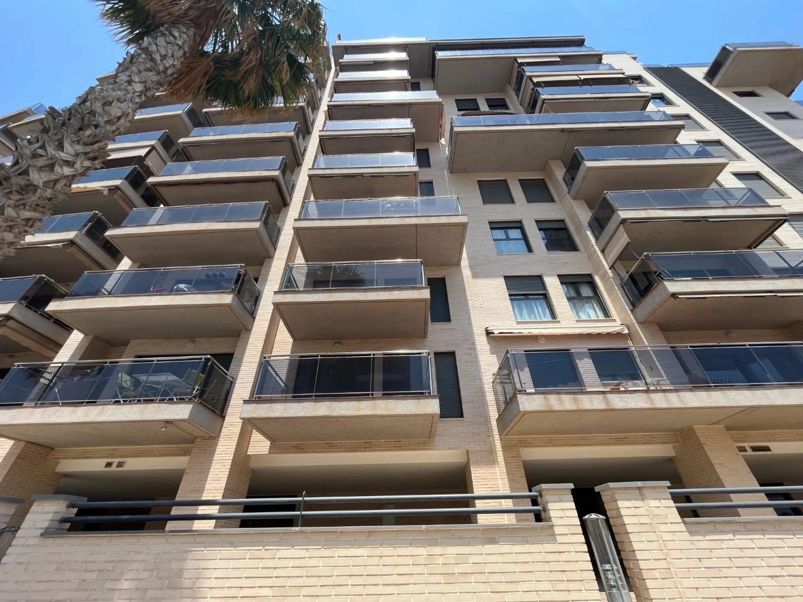 Apartamento de dos dormitorios junto a la Playa de San Juan