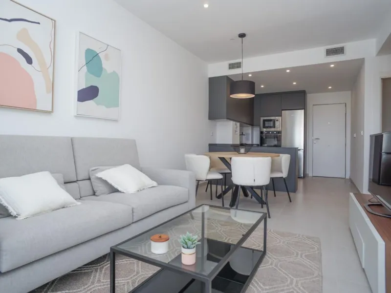 APARTAMENTOS DE OBRA NUEVA CON VISTAS AL MAR. 2 DOR. 2 BAÑOS. APARCAMENTO. PISCINA. PLAYA A 700 M.