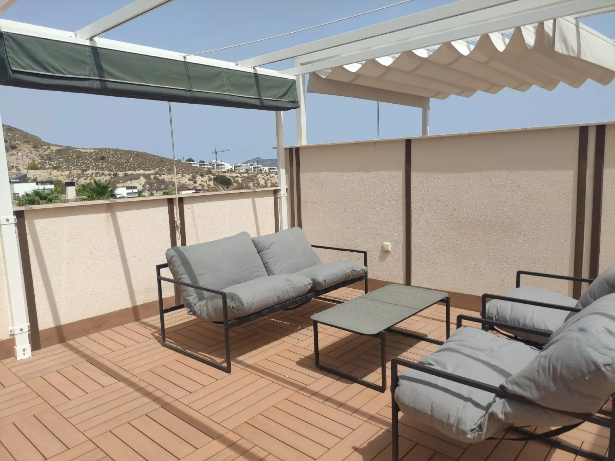Penthouse with Solarium and BBQ in the Alegria Village Urbanization