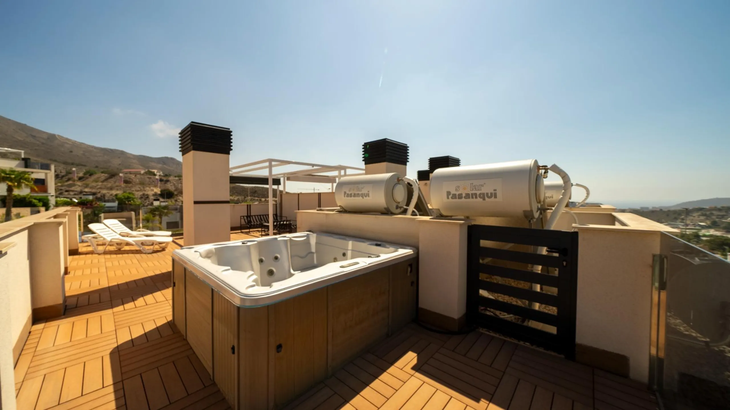 Penthouse with Solarium and BBQ in the Alegria Village Urbanization