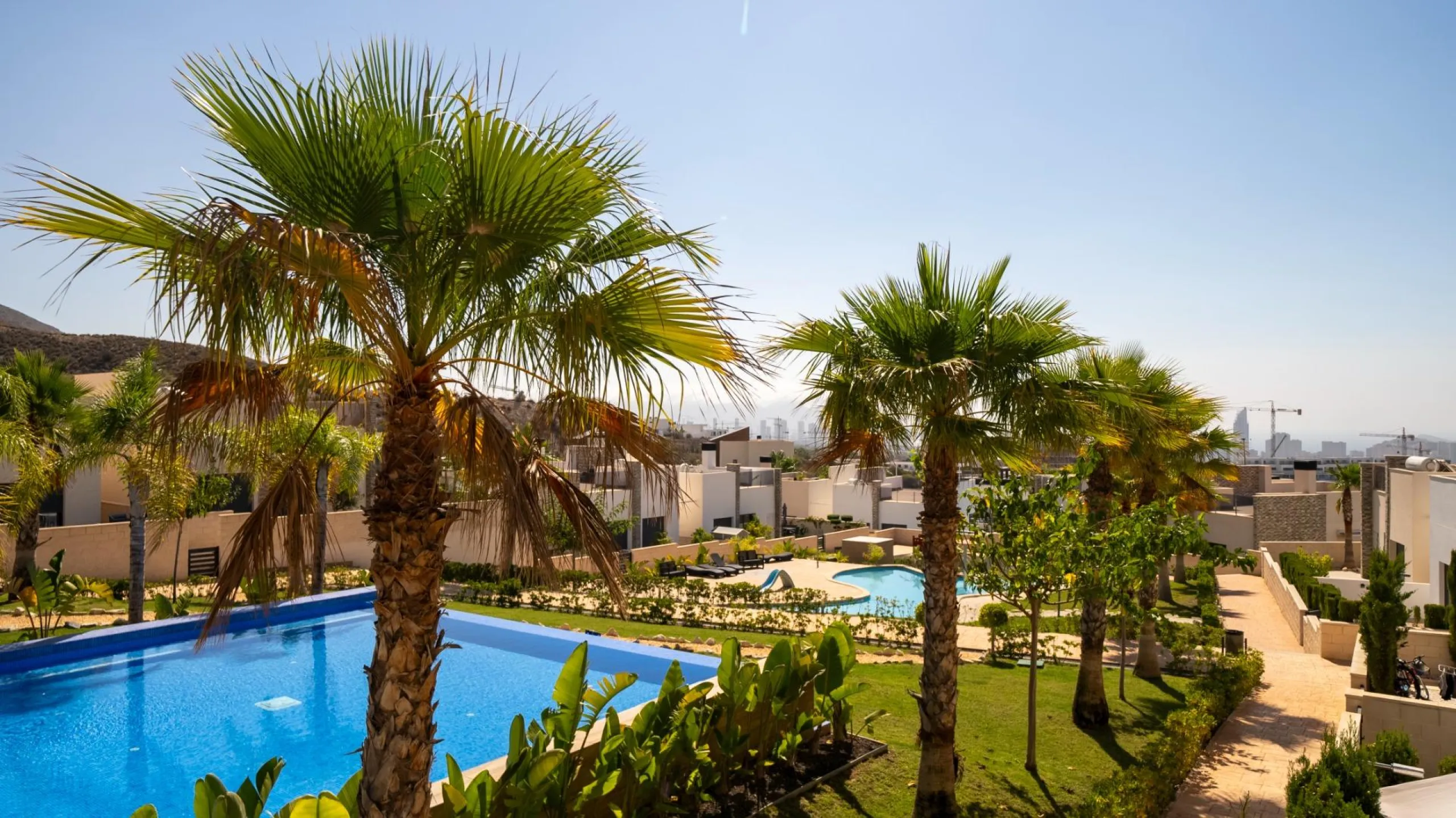 Penthouse with Solarium and BBQ in the Alegria Village Urbanization