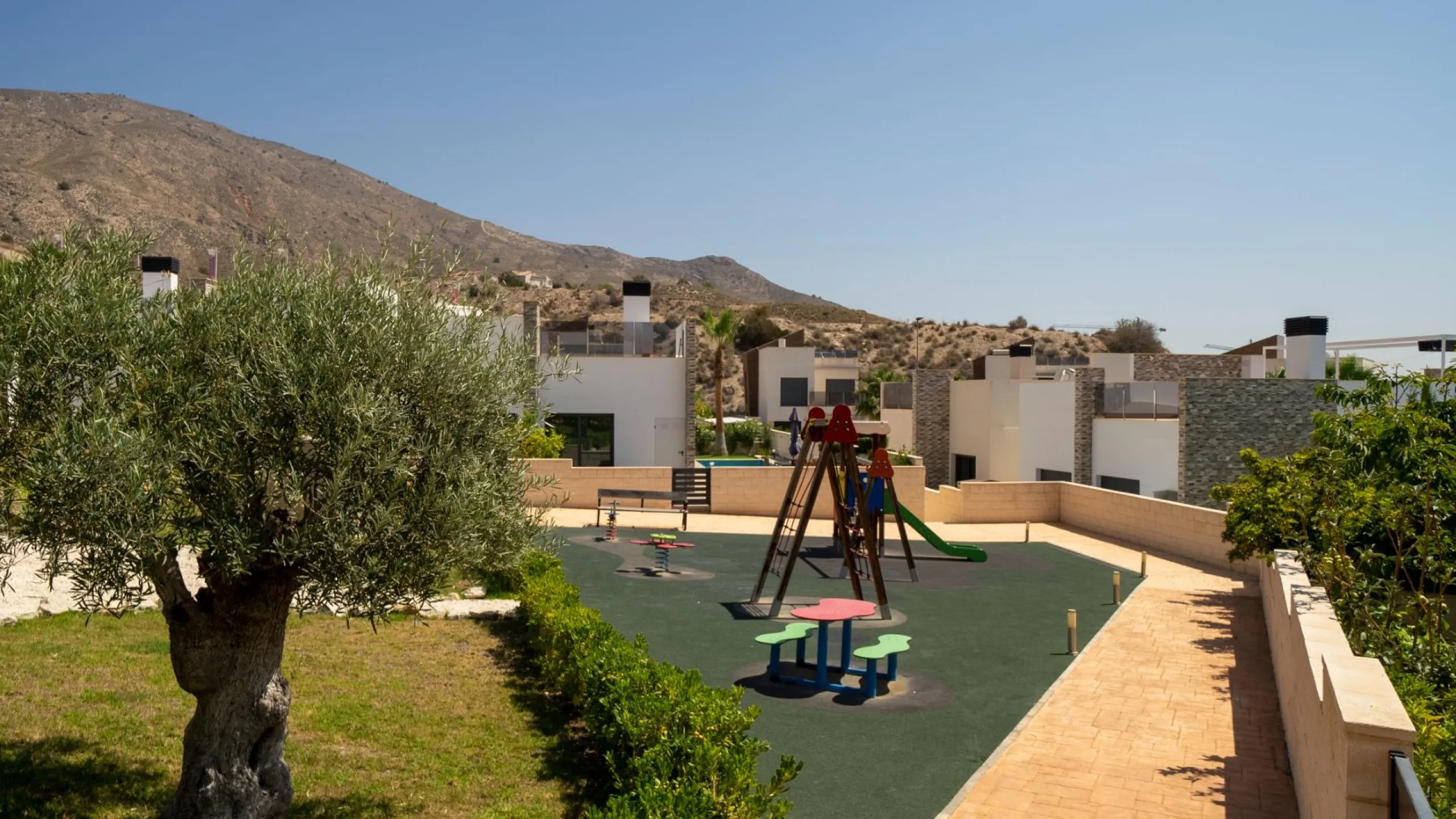 Penthouse with Solarium and BBQ in the Alegria Village Urbanization