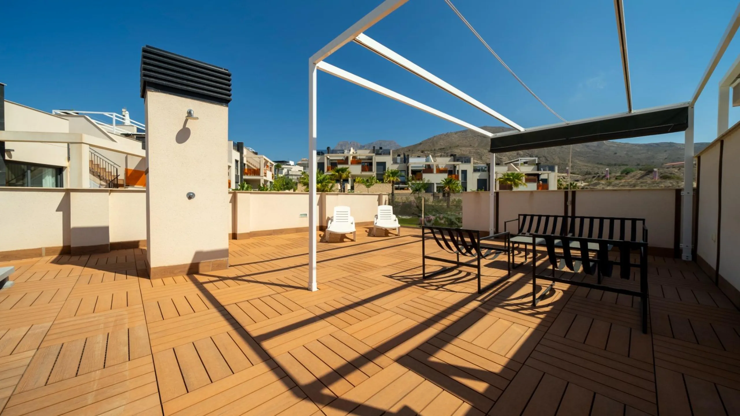 Penthouse with Solarium and BBQ in the Alegria Village Urbanization