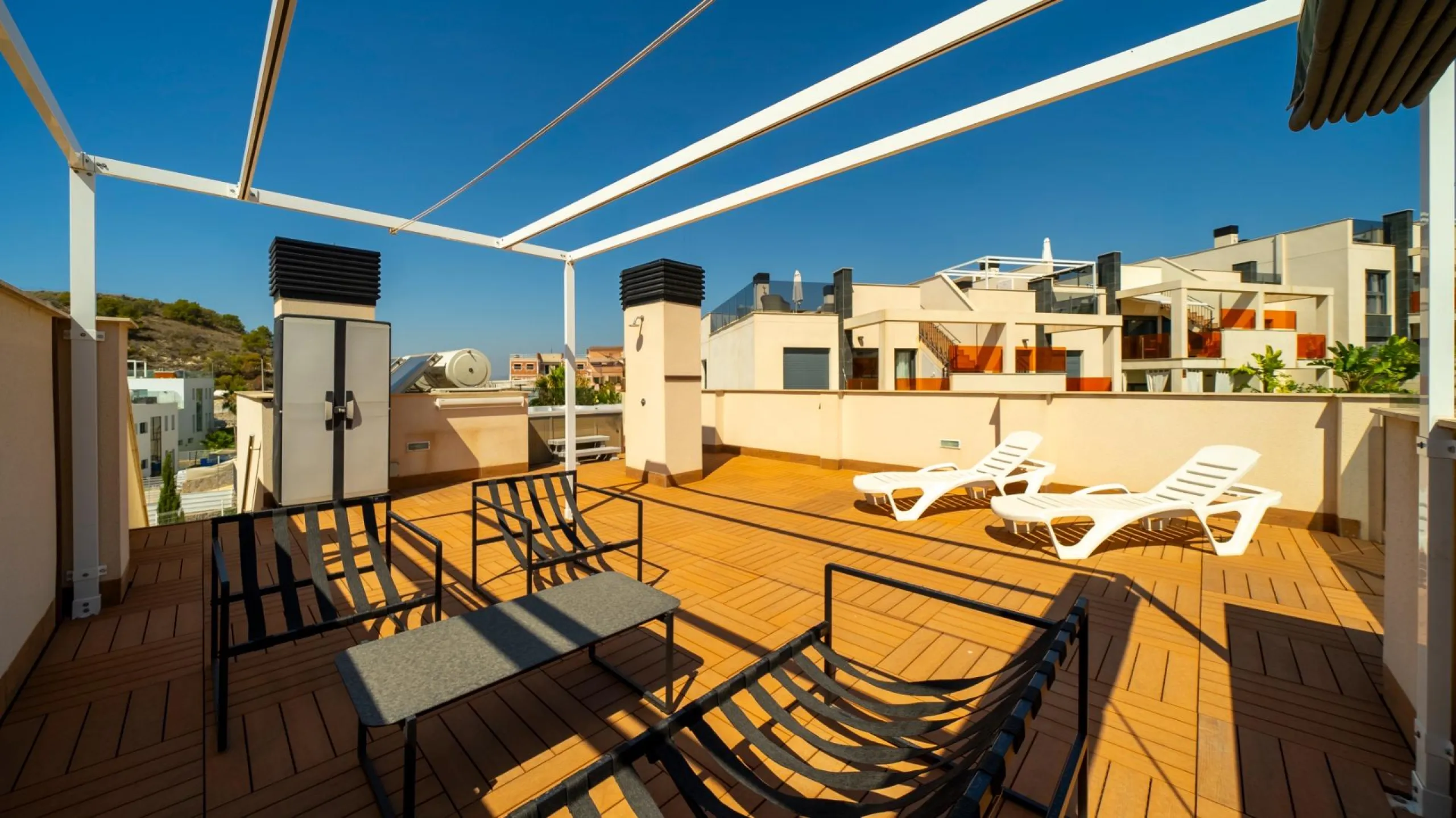 Penthouse with Solarium and BBQ in the Alegria Village Urbanization