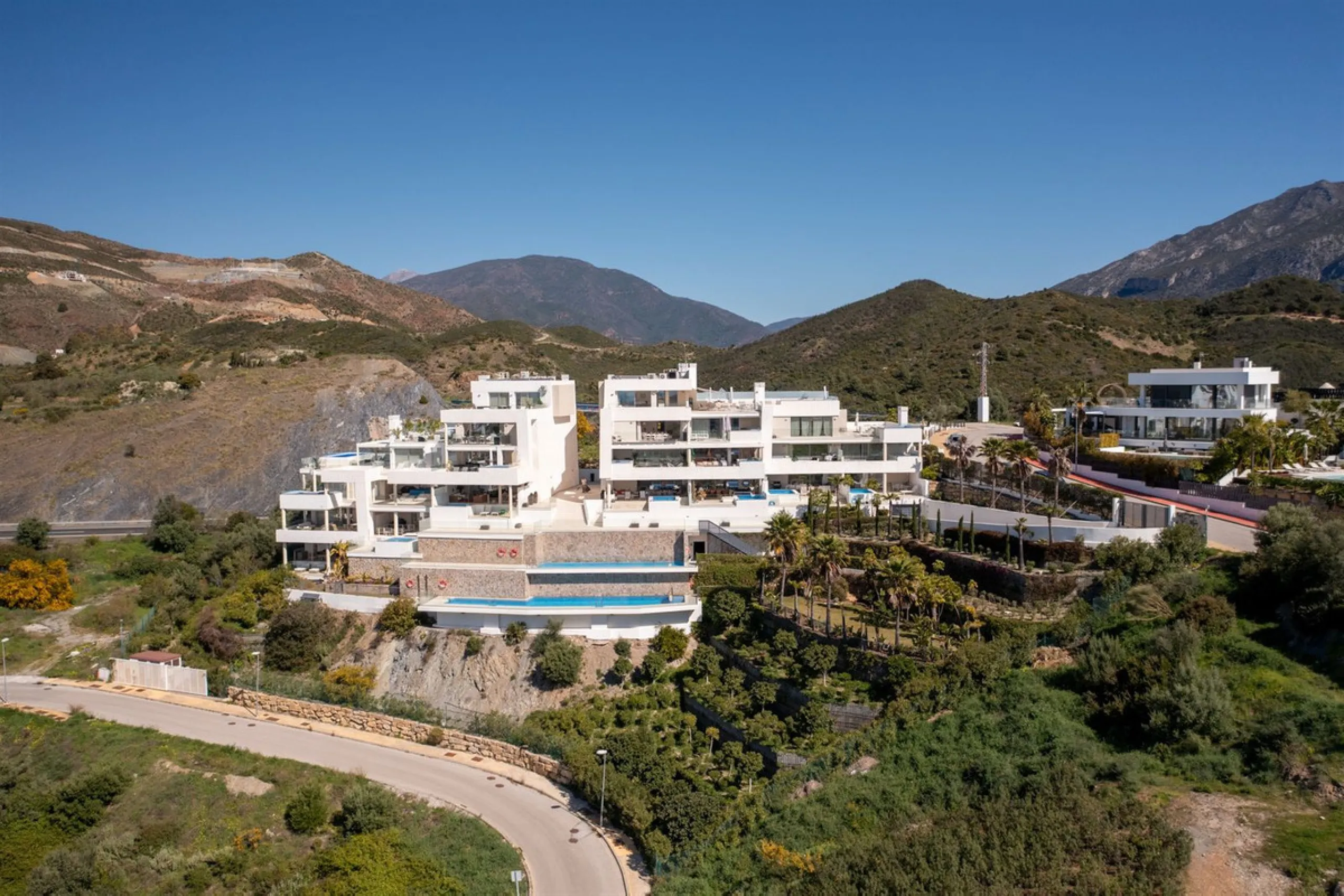 Südlich ausgerichtetes Penthouse mit privatem Pool zu verkaufen