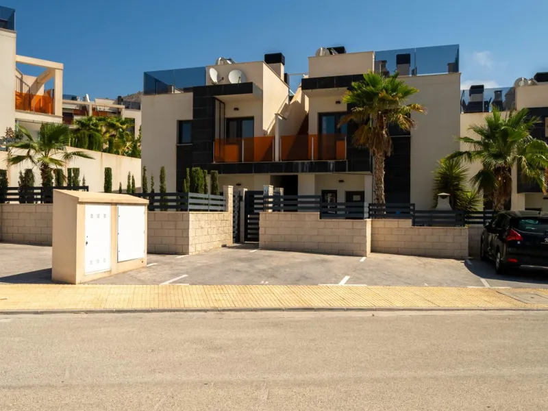 Penthouse with Solarium and BBQ in the Alegria Village Urbanization