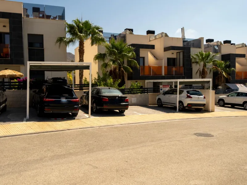 Penthouse with Solarium and BBQ in the Alegria Village Urbanization