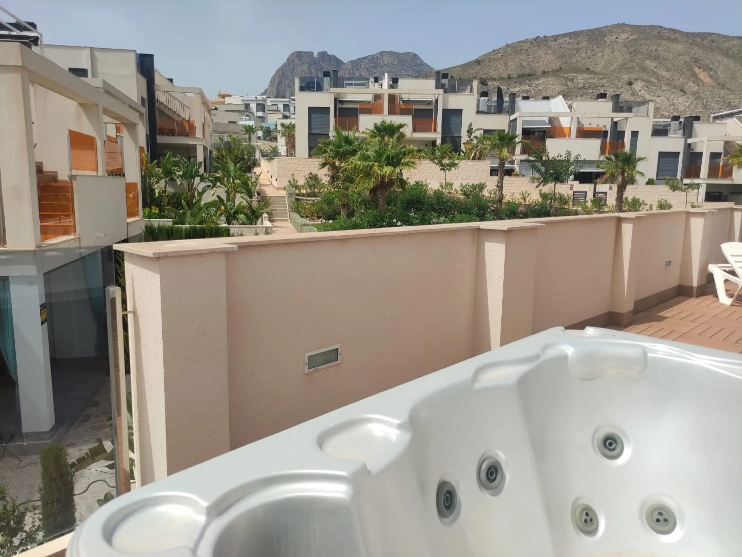 Penthouse with Solarium and BBQ in the Alegria Village Urbanization